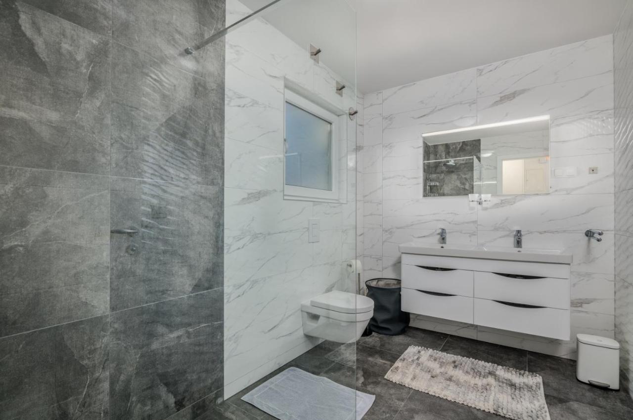 Apartments Elle Luxury Vantacici Malinska Exterior photo