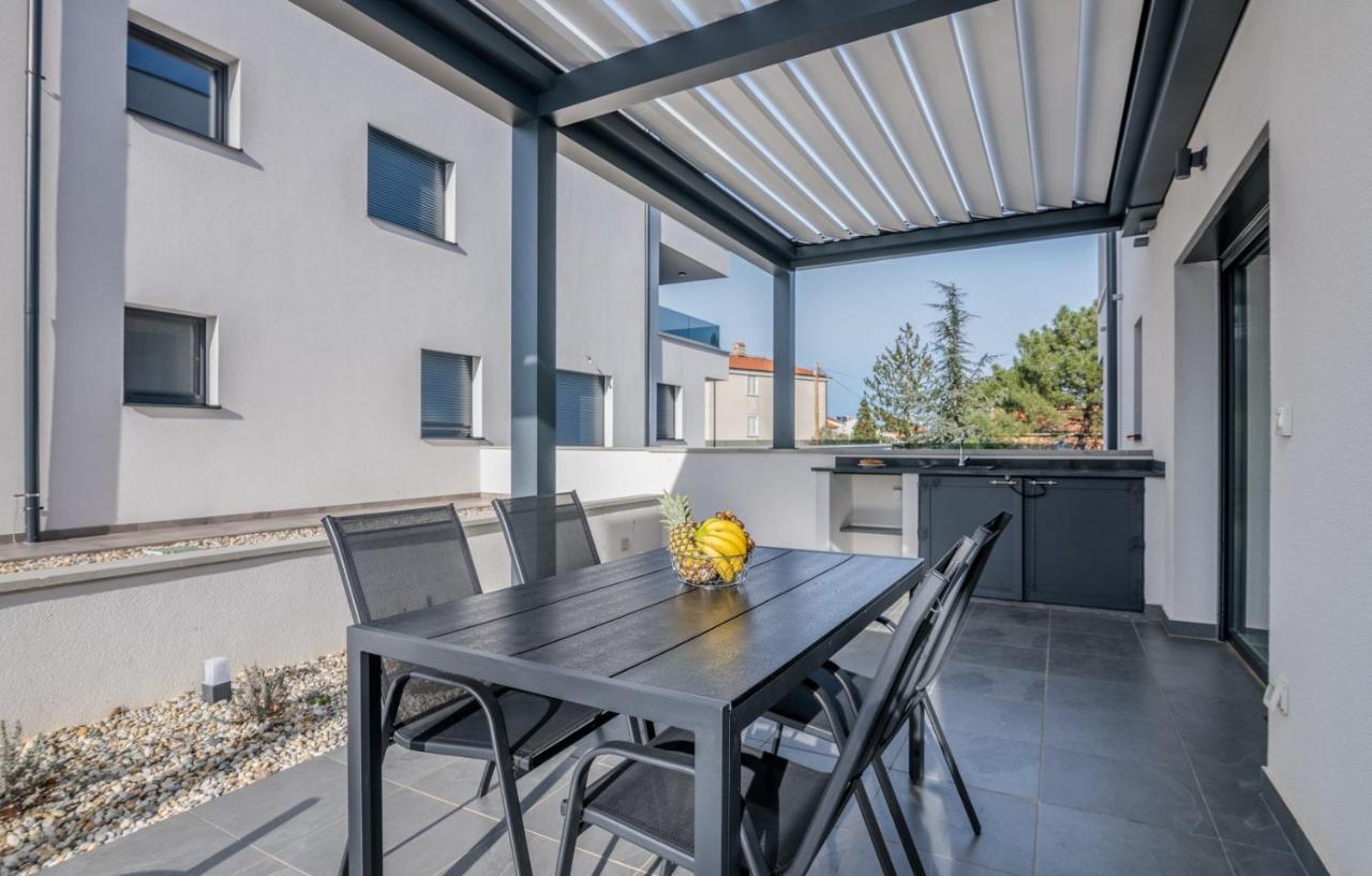 Apartments Elle Luxury Vantacici Malinska Exterior photo