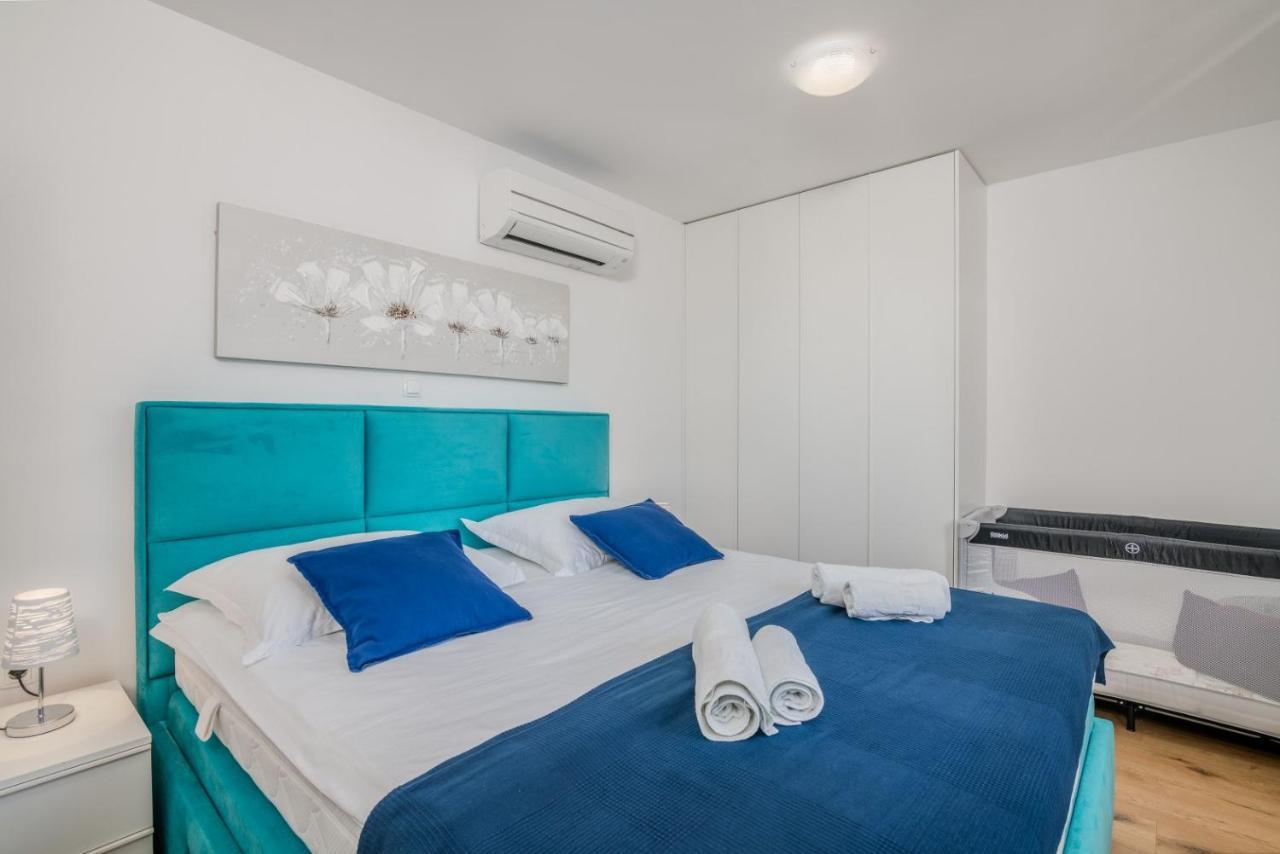Apartments Elle Luxury Vantacici Malinska Exterior photo