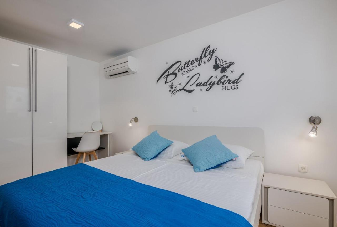 Apartments Elle Luxury Vantacici Malinska Exterior photo
