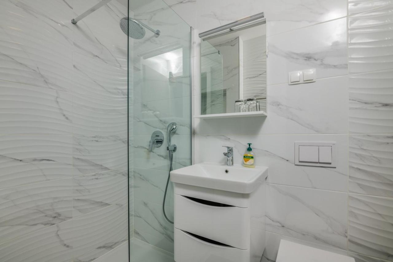 Apartments Elle Luxury Vantacici Malinska Exterior photo