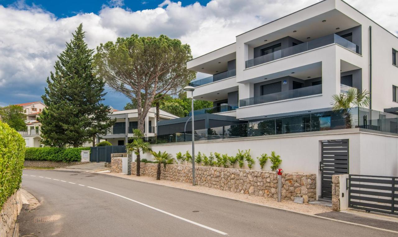 Apartments Elle Luxury Vantacici Malinska Exterior photo