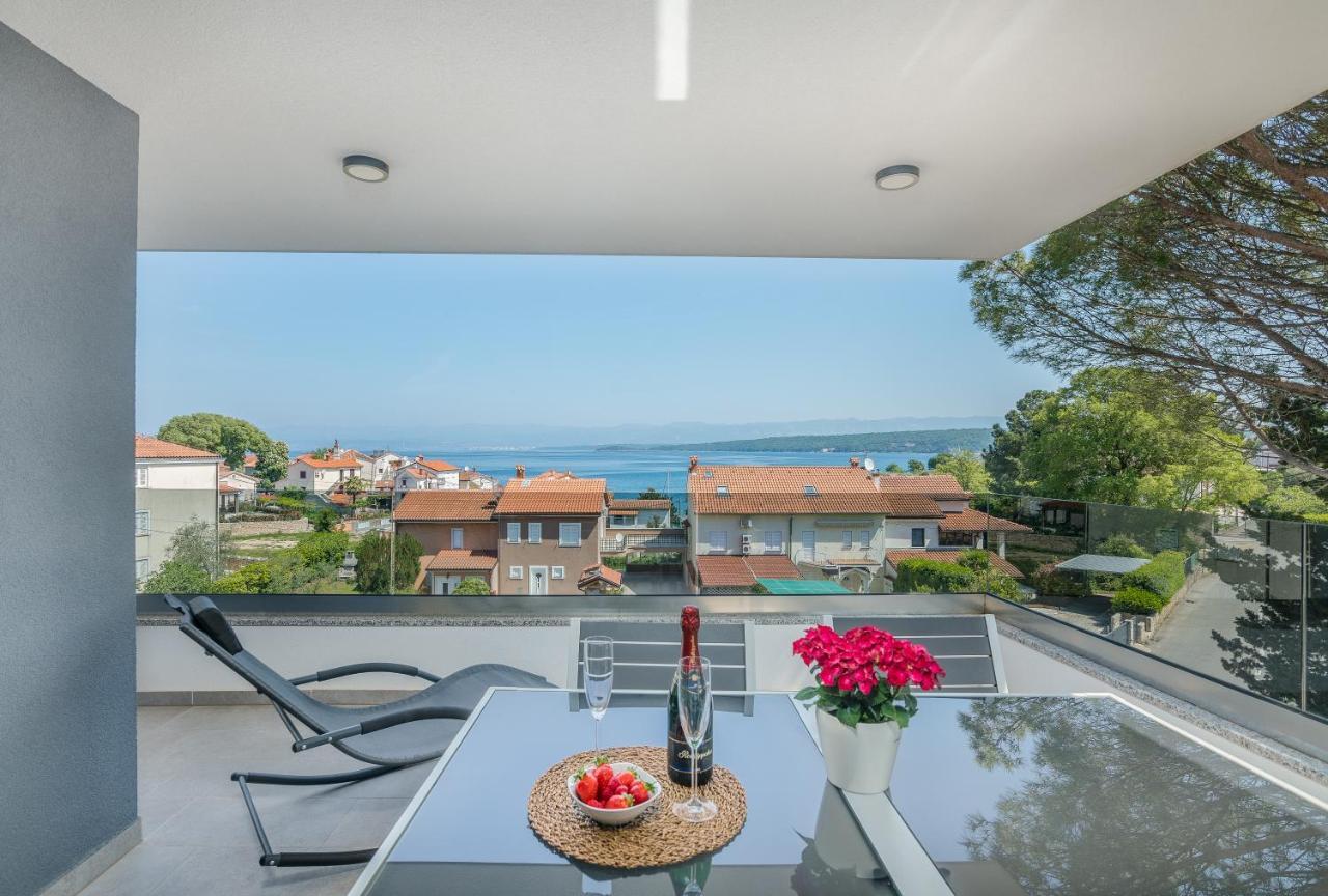 Apartments Elle Luxury Vantacici Malinska Exterior photo