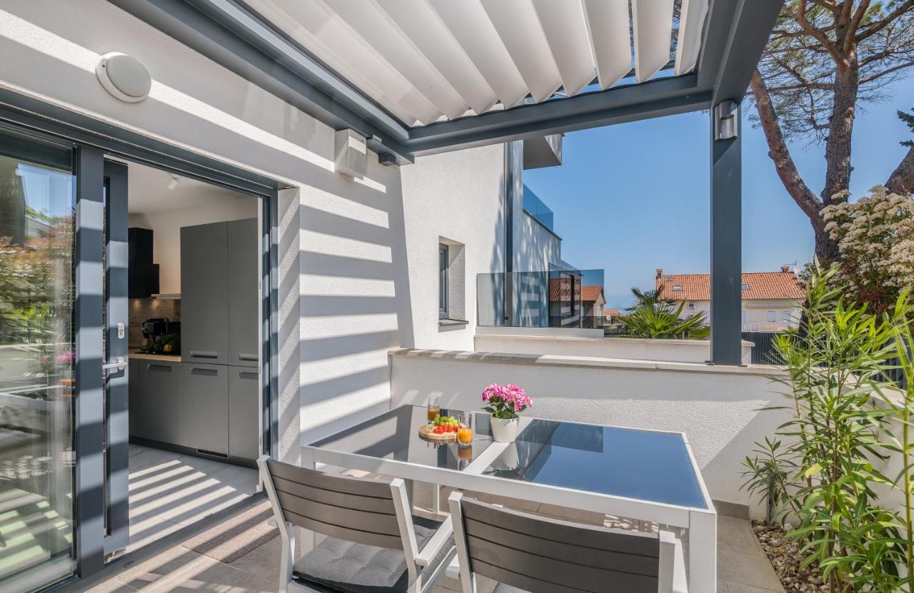 Apartments Elle Luxury Vantacici Malinska Exterior photo